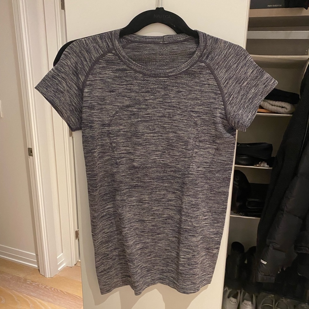 Lululemon Swiftly Tech Short Sleeve - Heather Dark Grey - Sz. 8